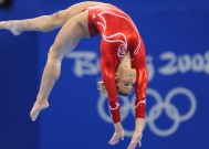 九游旧版大全-萨拉赫五连杀！枪手极限挑战英超迷雾