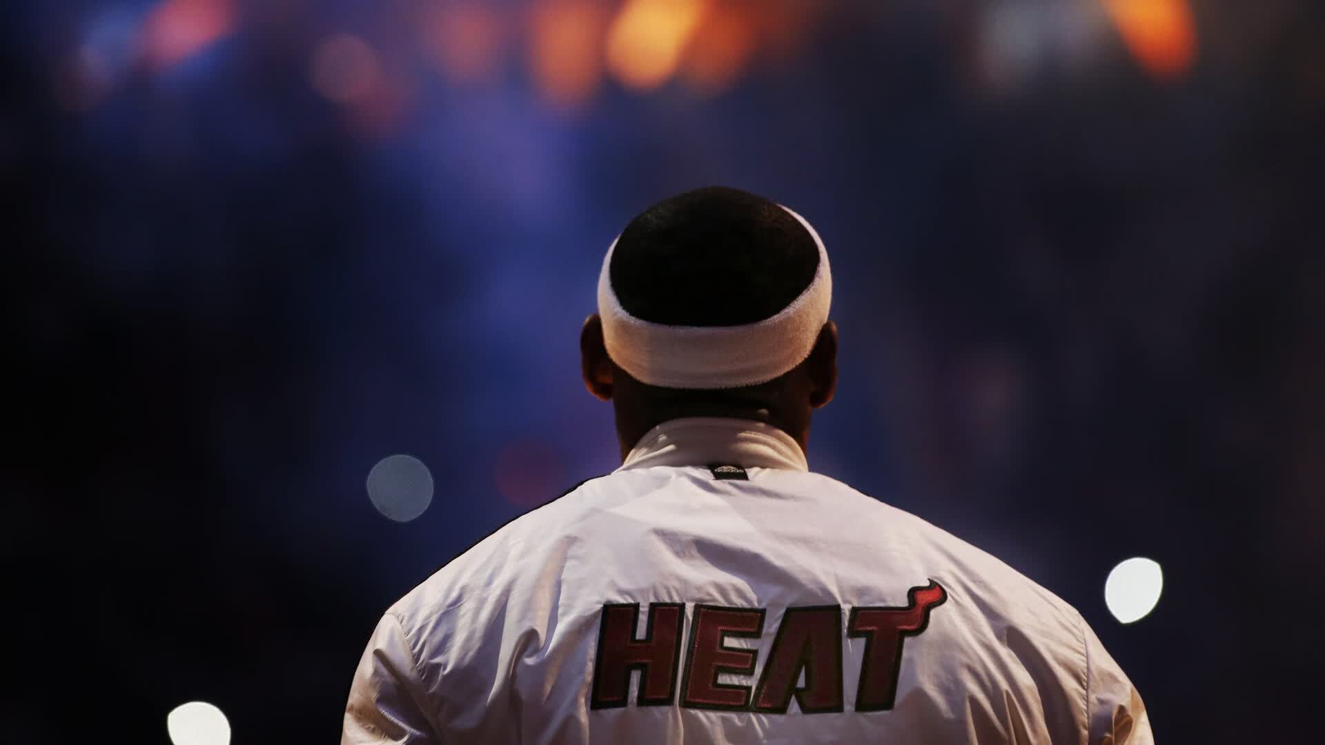 CBA集结日惊现NBA与英超乱入?凯尔特人备战纽卡斯尔引热议,篮网造点瞬间刷屏